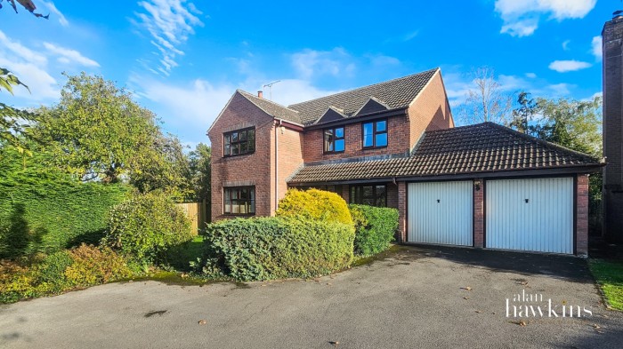 View Full Details for Salt Spring Drive, Royal Wootton Bassett, SN4 - EAID:ahawkins, BID:125896