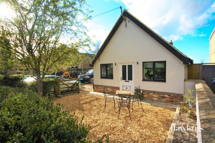 View Full Details for Titmouse Cottage, Brinkworth, SN15 - EAID:ahawkins, BID:125896