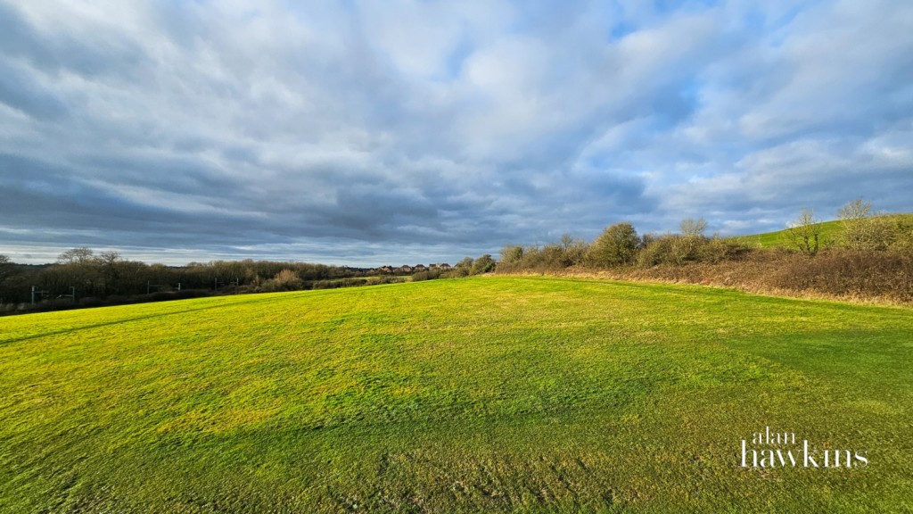 Images for Pool Meadow, Royal Wootton Bassett, SN4 EAID:ahawkins BID:125896