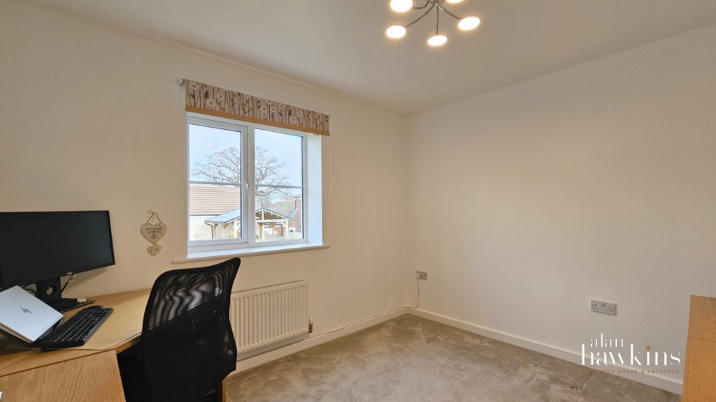 Images for Pool Meadow, Royal Wootton Bassett, SN4 EAID:ahawkins BID:125896