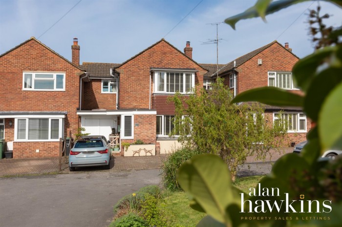 View Full Details for High Street, Royal Wootton Bassett SN4 7 - EAID:11742, BID:1