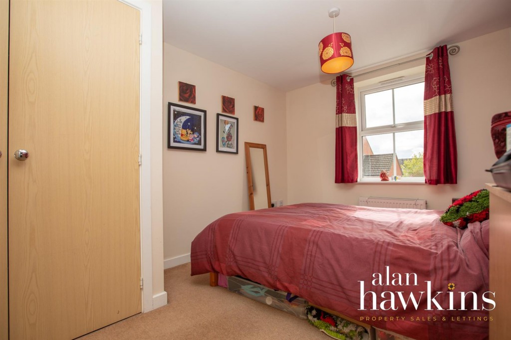 Images for Cloatley Crescent, Royal Wootton Bassett SN4 7 EAID:11742 BID:1