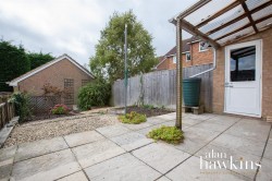 View Full Details for Middle Ground, Royal Wootton Bassett SN4 - EAID:11742, BID:1