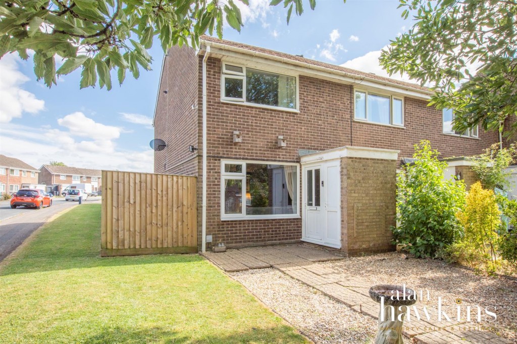 Images for Saffron Close, Royal Wootton Bassett EAID:11742 BID:1