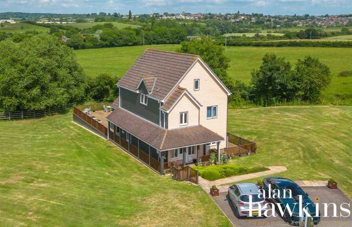 View Full Details for Wiltshire Crescent, Royal Wootton Bassett - EAID:11742, BID:1