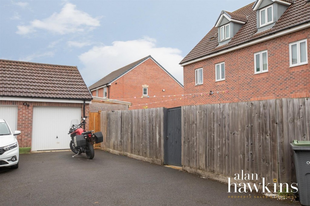 Images for Buxton Way, Royal Wootton Bassett SN4 8 EAID:11742 BID:1