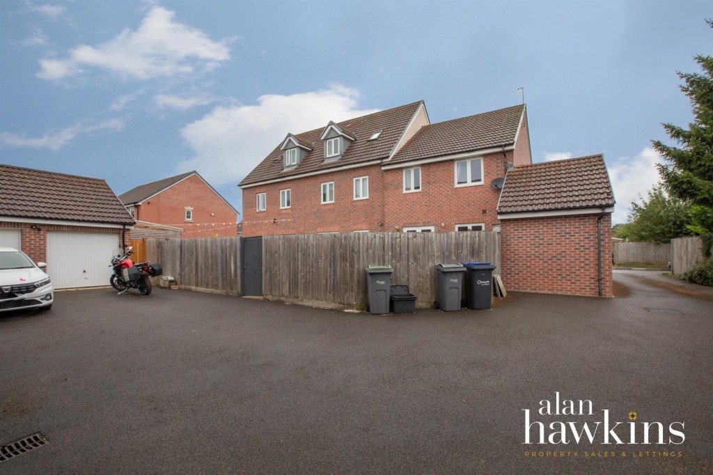 Images for Buxton Way, Royal Wootton Bassett SN4 8 EAID:11742 BID:1