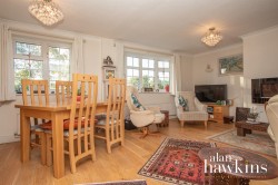 View Full Details for Kingsley Avenue, Royal Wootton Bassett SN4 8 - EAID:11742, BID:1