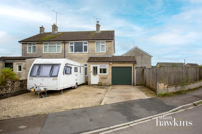 View Full Details for St. Marys Close, Bradenstoke - EAID:11742, BID:1