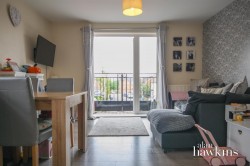 View Full Details for Cloatley Crescent, Royal Wootton Bassett SN4 7 - EAID:11742, BID:1