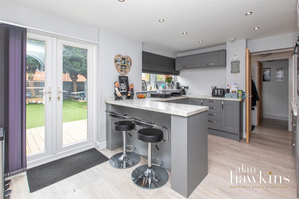 Images for Aspen Close, Royal Wootton Bassett EAID:11742 BID:1