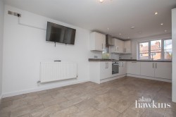 View Full Details for Station Road, Royal Wootton Bassett - EAID:11742, BID:1