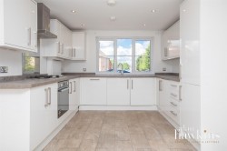 View Full Details for Station Road, Royal Wootton Bassett - EAID:11742, BID:1