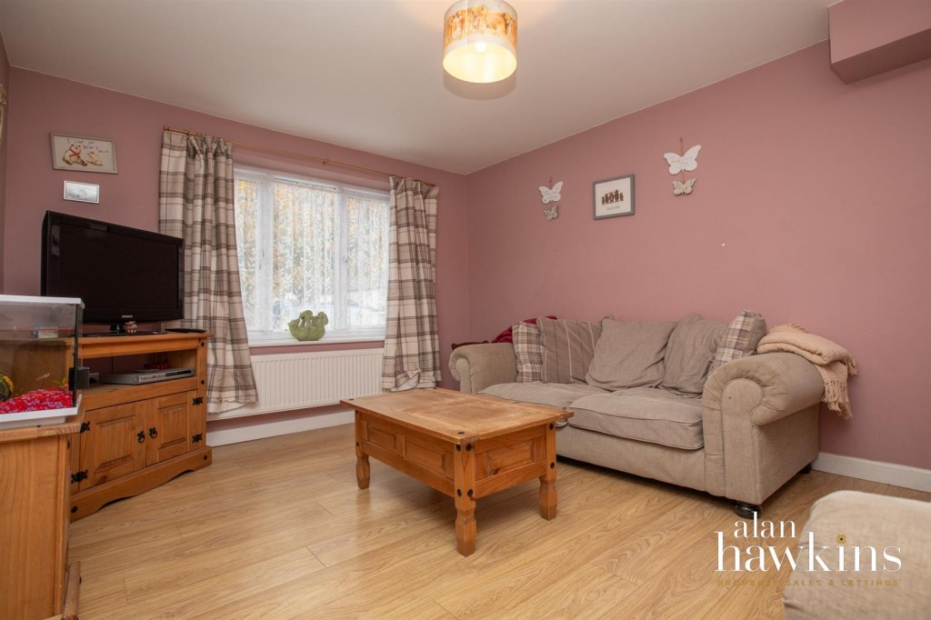 Images for Britannia Crescent, Lyneham SN15 EAID:11742 BID:1