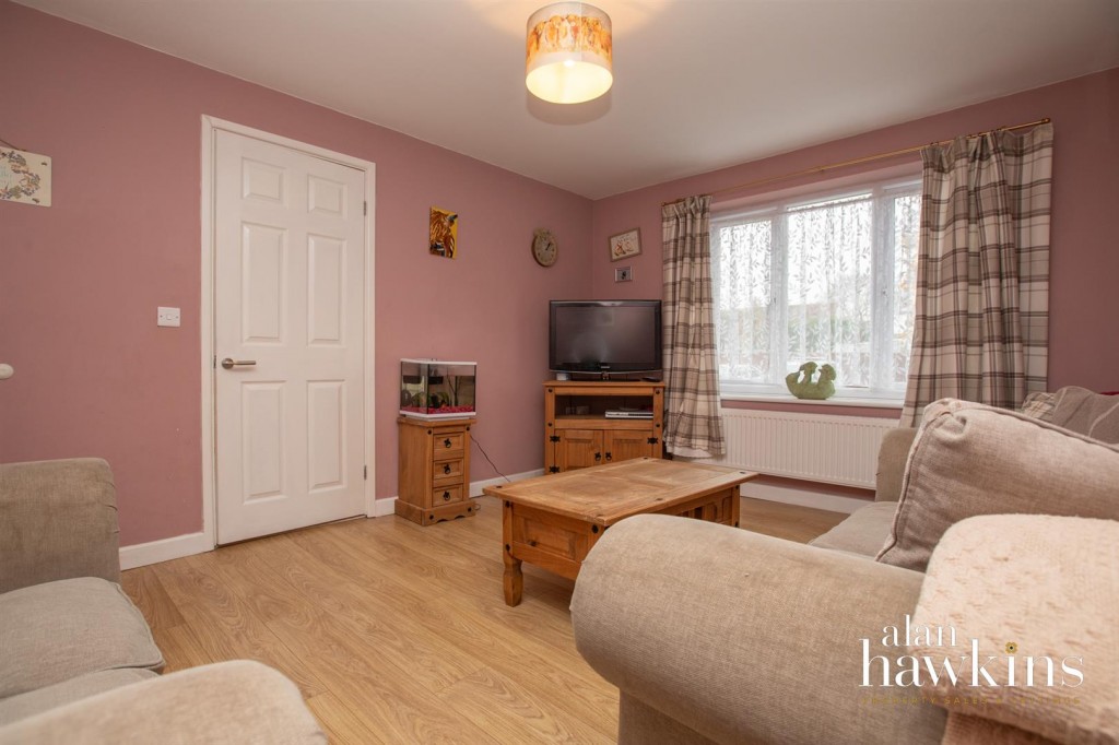 Images for Britannia Crescent, Lyneham SN15 EAID:11742 BID:1