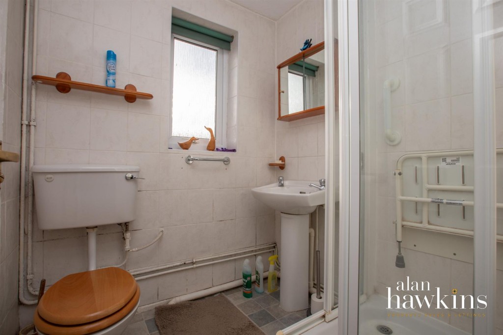 Images for Swinburne Place, Royal Wootton Bassett SN4 EAID:11742 BID:1