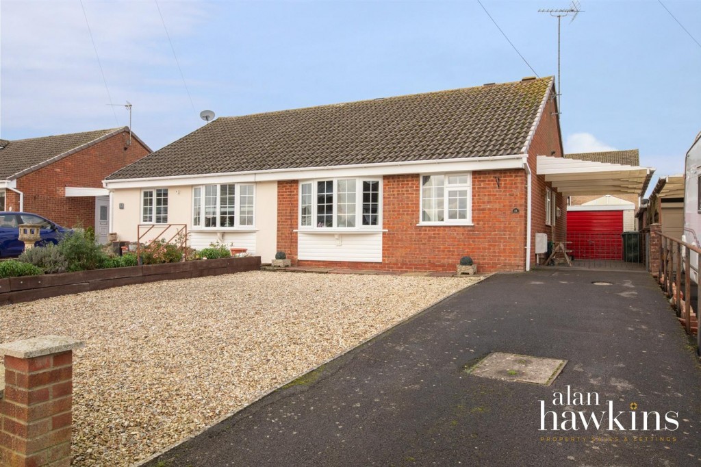 Images for Gainsborough Avenue, Royal Wootton Bassett SN4 EAID:11742 BID:1