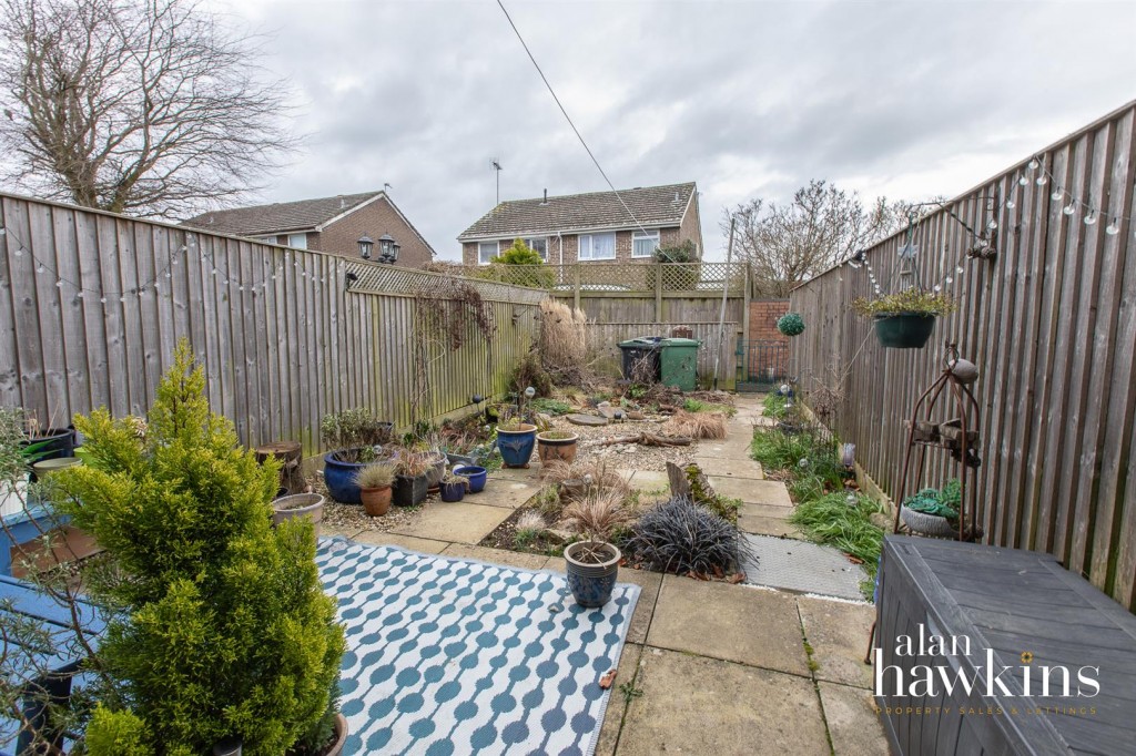 Images for Saffron Close, Royal Wootton Bassett EAID:11742 BID:1