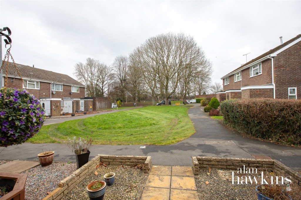 Images for Saffron Close, Royal Wootton Bassett EAID:11742 BID:1